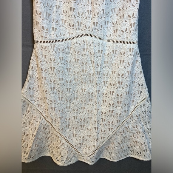 JOA Avalon Ivory Lace Halter Dress
Size Large - Picture 5 of 7